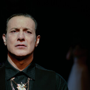 Η βραβευμένη παράσταση «Οιδίπους Τύραννος» επιστρέφει για 15 τελευταίες παραστάσεις