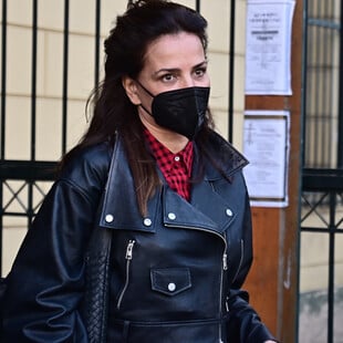 Δήμητρα Ματσούκα: Έφτασε με χειροπέδες στην Ευελπίδων στο πλαίσιο του αυτοφώρου