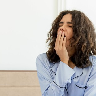 Γιατί χασμουριόμαστε όταν νυστάζουμε