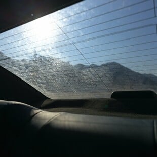  Τα βουνά στην έρημο του Σινά, στις 6 το πρωί. Από τον Στάθη Τσαγκαρουσιάνο