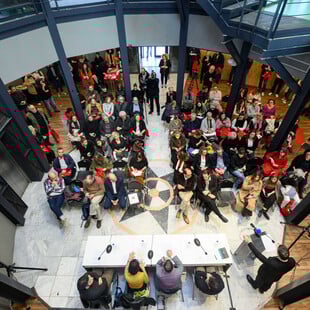 Παγκόσμια ονόματα της λογοτεχνίας έρχονται στην Αθήνα