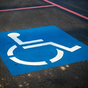 ΑΤΟΜΑ ΜΕ ΑΝΑΠΗΡΙΑ ΕΕ