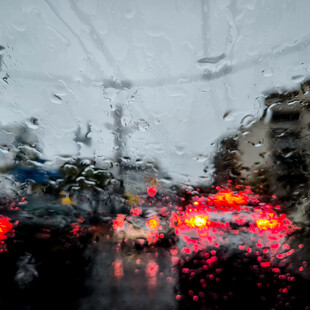 Κίνηση στους δρόμους: Κυκλοφοριακό χάος στην Αττική - «Στο κόκκινο» βασικοί οδικοί άξονες 