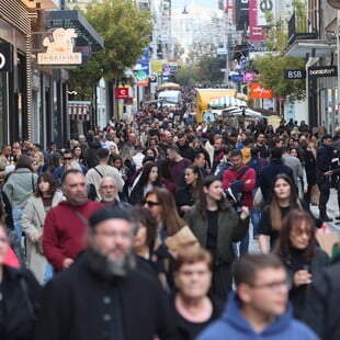 Ανοιχτά αύριο τα εμπορικά καταστήματα 