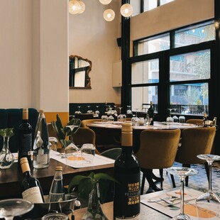 Νερατζιά: Καθένας έχει τη δική του θέση σε αυτό στέκι