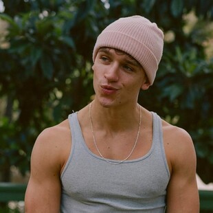 ELLIE GOULDING ΣΥΝΤΡΟΦΟΣ ΕΓΚΥΟΣ