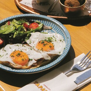 Αθηναϊκή Ταράτσα: Brunch με θέα την Ακρόπολη και γεύσεις από την ελληνική παράδοση