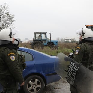 Αγρότες: Παρέκαμψαν αστυνομικό μπλόκο στις Σέρρες 