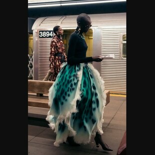 Η Chanel μεταμόρφωσε έναν εγκαταλελειμμένο σταθμό του μετρό σε πασαρέλα στη Νέα Υόρκη