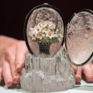 4000 διαμάντια στολίζουν το χειμερινό αυγό Fabergé