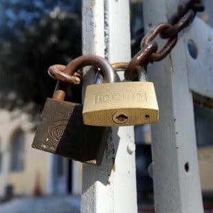 ΚΛΕΙΣΤΑ ΣΧΟΛΕΙΑ ΚΑΚΟΚΑΙΡΙΑ BYRON