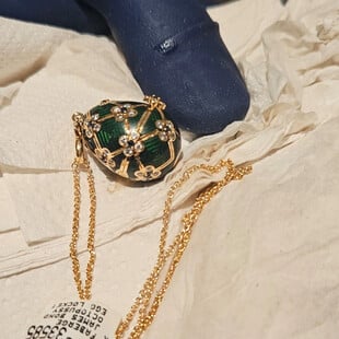 Νέα Ζηλανδία: Ανέκτησαν μενταγιόν Φαμπερζέ που ο ύποπτος φέρεται να κατάπιε σε κοσμηματοπωλείο