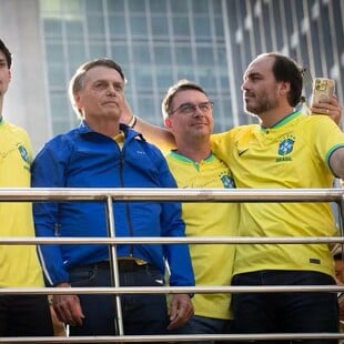 Ο πρωτότοκος γιος του Μπολσονάρου θα θέσει υποψηφιότητα για την προεδρία της Βραζιλίας 