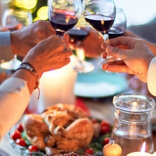 ΧΡΙΣΤΟΥΓΕΝΝΙΑΤΙΚΟ ΤΡΑΠΕΖΙ 2025 ΤΙΜΕΣ ΑΚΡΙΒΕΙΑ