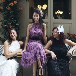 Les Trois Femmes: Swinging into Christmas