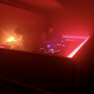 Η πρώτη μου βραδινή έξοδος σε παριζιάνικο κλαμπ 