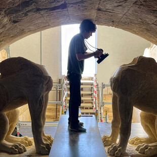 ΥΠΠΟ: Το ταφικό μνημείο του Τύμβου Καστά στην Αμφίπολη φωτίζεται με νέα χρώματα