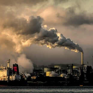 Η οικονομική ανάπτυξη στο μεγαλύτερο μέρος του κόσμου δεν συνδέεται πλέον με τις εκπομπές άνθρακα