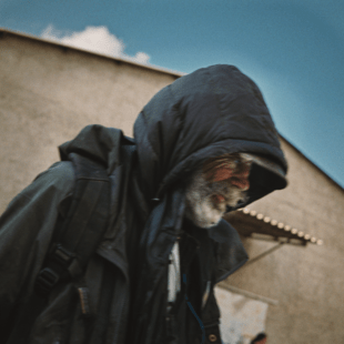 Μέσα από τους ελαιώνες. Ένα πολυποστ του Στάθη Τσαγκαρουσιάνου