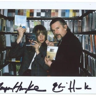 Maya & Ethan στην ντουλάπα του 