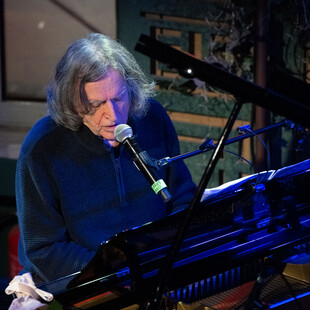 «Αιώνιος Άνεμος»: Μια ξεχωριστή μουσική και ποιητική βραδιά στο THEATRE OF THE NO