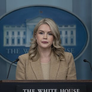 Τι συνέβη με τα χείλη της Κάρολαϊν Λέβιτ;