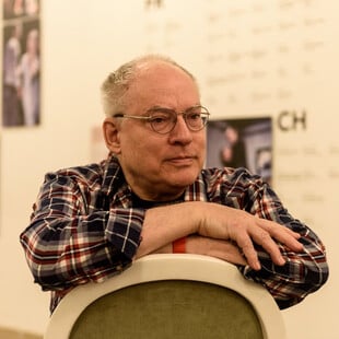 Πέθανε ο Ρόζα φον Πράουνχαϊμ, ένας πρωτοπόρος σκηνοθέτης του queer κινηματογράφου και ακτιβιστής