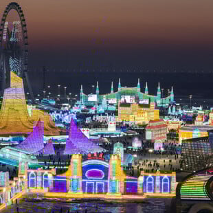 Κίνα: Άνοιξε το μεγαλύτερο θεματικό πάρκο πάγου και χιονιού στον κόσμο