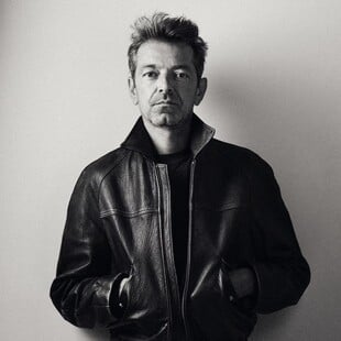 Alaia ή Versace; Ποιος θα κερδίσει τον Pieter Mulier;