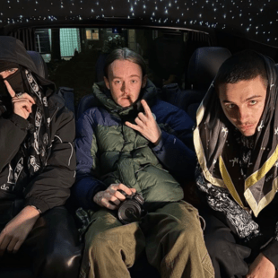 Τιμοτέ Σαλαμέ και EsDeeKid ραπάρουν μαζί βάζοντας τέλος στις φήμες ότι είναι το ίδιο πρόσωπο