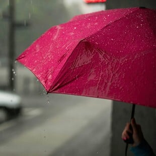 Καιρός: Πτώση θερμοκρασίας και καταιγίδες σήμερα, Σάββατο