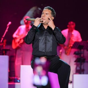 ΓΙΩΡΓΟΣ ΜΑΖΩΝΑΚΗΣ THE VOICE ΕΛΕΝΑ ΠΑΠΑΡΙΖΟΥ