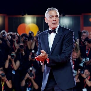 ΤΖΟΡΤΖ ΚΛΟΥΝΕΪ ΑΝΤΕΛΙΑ ΖΕΙΝΤΛΕΡ