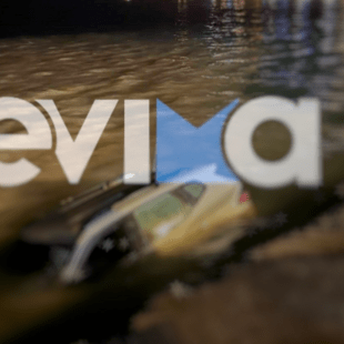 Εύβοια: Αυτοκίνητο με τρεις επιβαίνοντες έπεσε στη θάλασσα