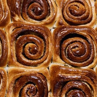 Cinnamon Rolls: Αυτά είναι τα 9 πιο αφράτα της πόλης 
