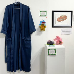 Άνοιξε το Museum of Bad Gifts στο Τορόντο - «Εκεί όπου τα αμήχανα δώρα βρίσκουν τη θέση τους»