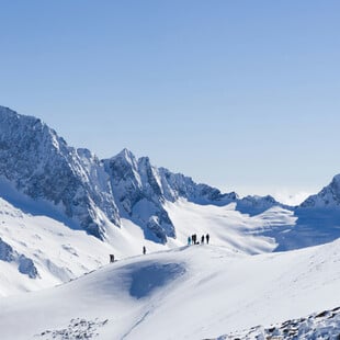 Νεκροί ορειβάτες στα Βαρδούσια: Πιθανολογείται να δημιούργησαν μόνοι τους τη χιονοστιβάδα