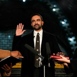 ΖΟΧΡΑΝ ΜΑΜΝΤΑΝΙ ΝΕΑ ΥΟΡΚΗ ΔΗΜΑΡΧΟΣ