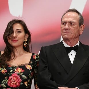 ΤΟΜΙ ΛΙ ΤΖΟΟΥΝΣ ΚΟΡΗ ΝΕΚΡΗ ΒΙΚΤΟΡΙΑ