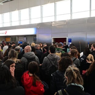 Προβλήματα στα ελληνικά αεροδρόμια: Σε βλάβη κεραίας αποδίδεται η δυσλειτουργία του FIR Αθηνών