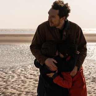 Ο Μπένεντικτ Κάμπερμπατς, ο Σον Μπέικερ και η Ντομινίκ Σεζάρ από αύριο στους κινηματογράφους