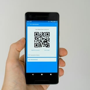 ΑΠΑΤΗ QR CODE