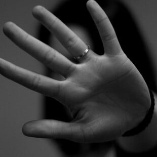 ΚΑΤΑΓΓΕΛΙΑ ΚΥΠΡΙΟ ΒΟΥΛΕΥΤΗ ΞΥΛΟΔΑΡΜΟ ΣΥΝΤΡΟΦΟ ΑΘΗΝΑ