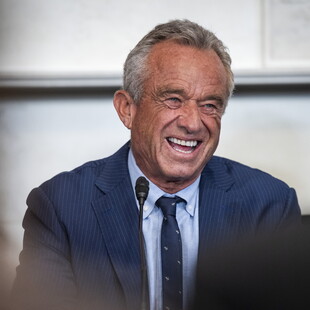 ΡΟΜΠΕΡΤ ΚΕΝΕΝΤΙ ΤΖΟΥΝΙΟΡ ΠΥΡΑΜΙΔΑ ΚΟΚΚΙΝΟ ΚΡΕΑΣ