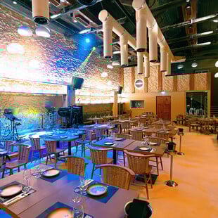 Koukoutsi Restaurant Bar: Γαστρονομία, signature cocktails και live μουσική στον Πειραιά 