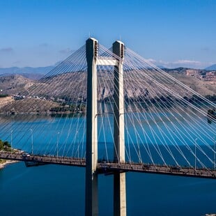 Χαλκίδα: Μαθητής έπεσε από την Υψηλή Γέφυρα και σκοτώθηκε - «Δεχόταν απειλές, τον έδερναν» λέει η μητέρα του