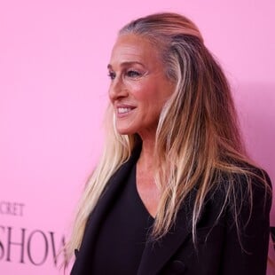 ΣΑΡΑ ΤΖΕΣΙΚΑ ΠΑΡΚΕΡ ΧΡΥΣΕΣ ΣΦΑΙΡΕΣ