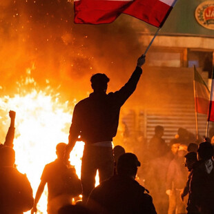 Ιράν: «Θάνατος στον Χαμενεΐ» - Χιλιάδες διαδηλωτές κατέκλυσαν τους δρόμους της Τεχεράνης