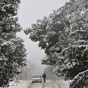 Καιρός: Κατακόρυφη πτώση της θερμοκρασίας - Χιόνια το βράδυ στην Αττική λέει ο Κολυδάς