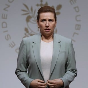 ΓΡΟΙΛΑΝΔΙΑ ΤΡΑΜΠ ΔΑΝΙΑ